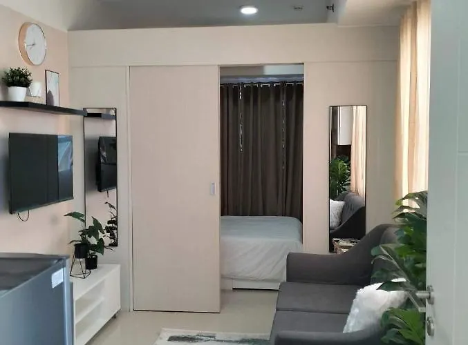 Cozy 2br Corner Unit In A Prime Location, Your Perfect * Manila