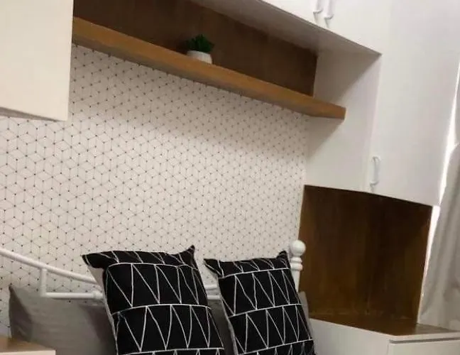Cozy 2br Corner Unit In A Prime Location, Your Perfect
